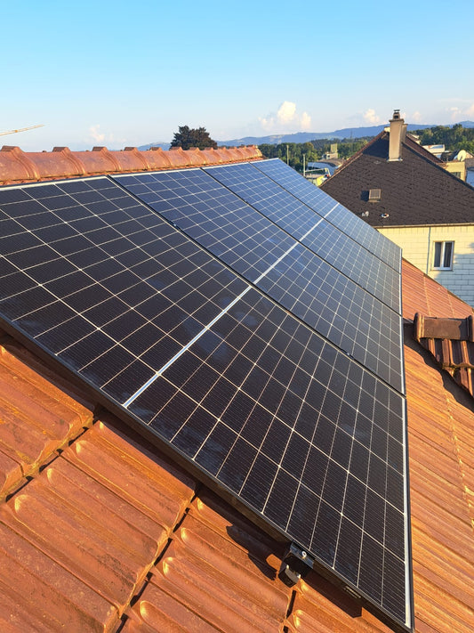 Photovoltaikanlage auf Ziegeldach, Amstetten